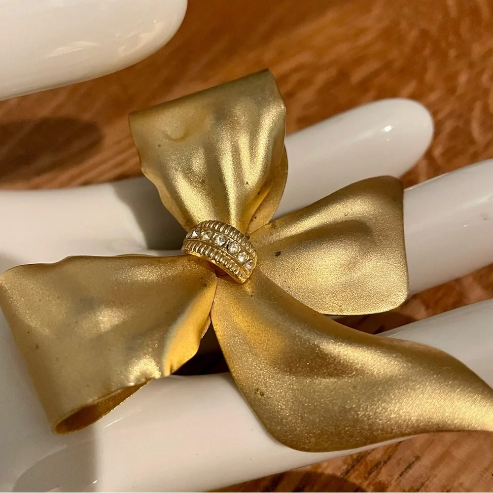 Vintage Gold-tone Bow Brooch with Crystal Accents - Picture 7 of 11